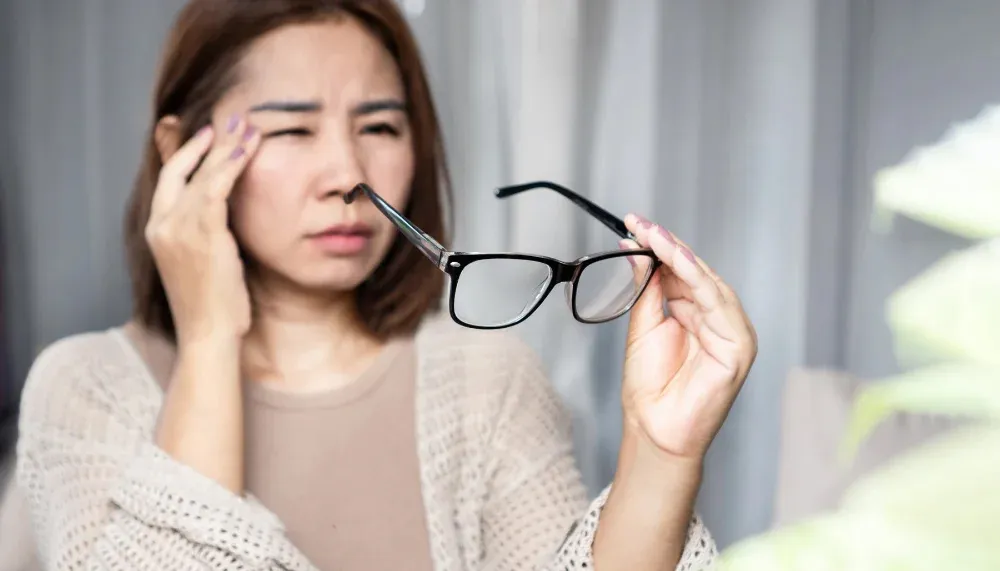 articles/pages/metatags.new-glasses-floating-floor.title.text