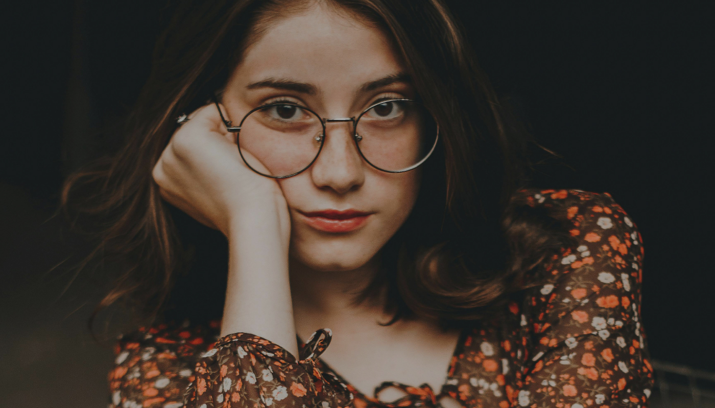 2025 流行眼鏡推薦｜熱門鏡框款式全攻略，帶你找到命定眼鏡！