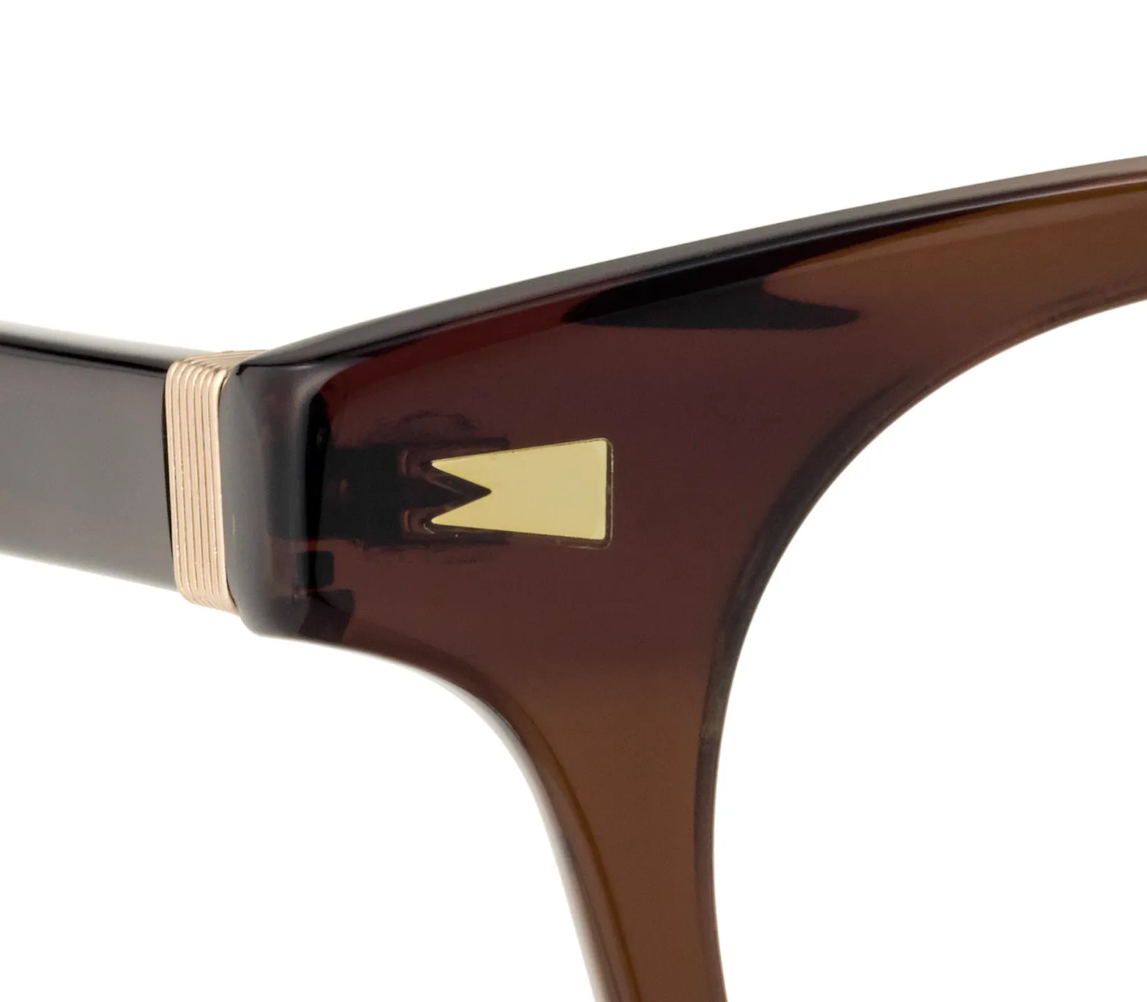 フロントにはクィディッチの試合で掲げるペナントをイメージしたメタルパーツ