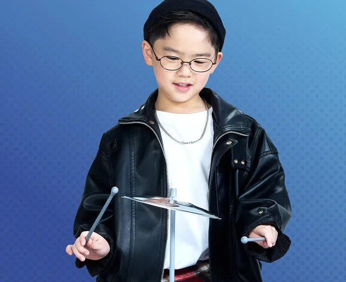 COOL GUITARIST