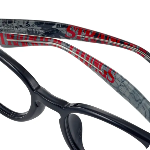 テンプルの内側に作品の世界を表現したパターン