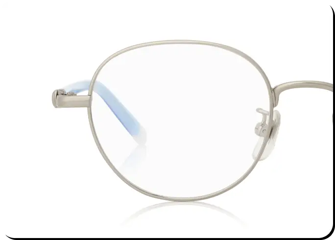 A square frame with softly rounded edges, designed for easy, everyday wear.