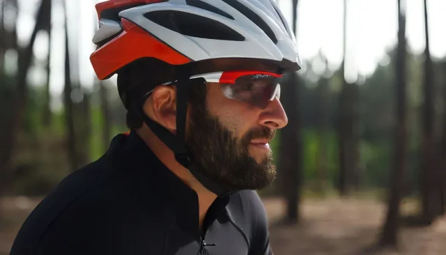 スポーツサングラスにはどんな特徴がある？選び方のポイントも紹介