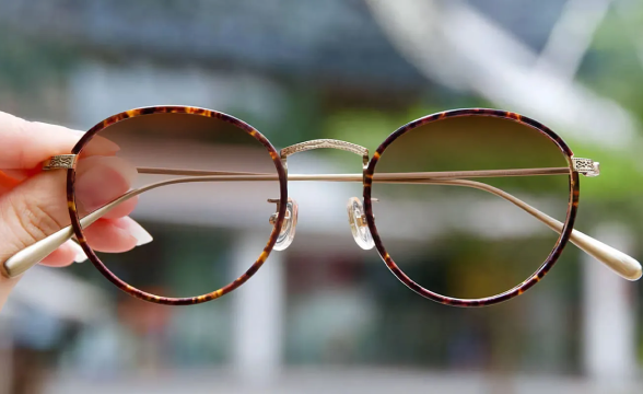 ファッションを手軽に底上げ!グラデーションサングラスの効果と選び方?選び方は?