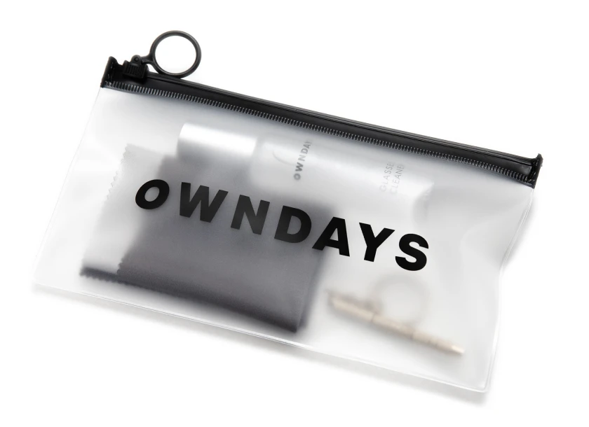 OWNDAYSロゴ入りオリジナルポーチ